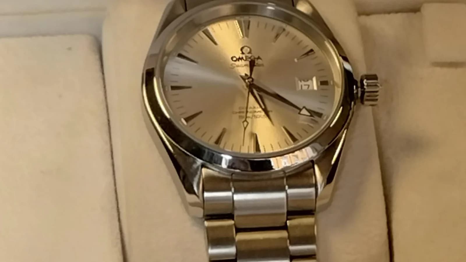 Omega Aqua Terra 220.10 — ราคามือสองในกรุงเทพ มิ.ย. 2026